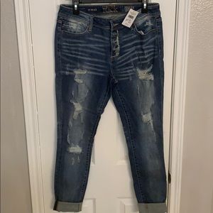 Distressed cuffed ankle skinnies.